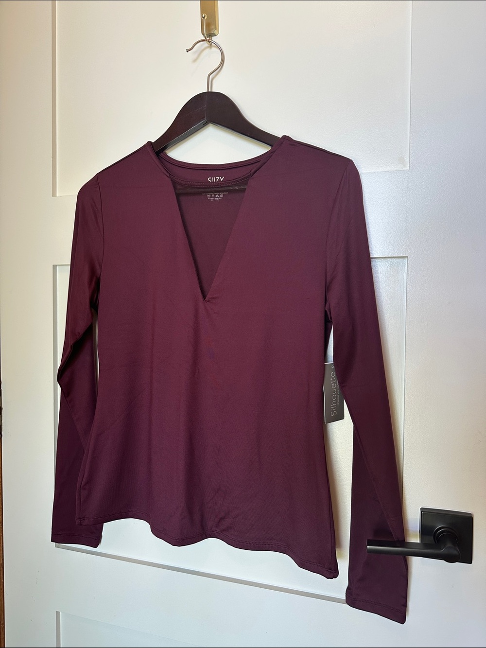 Suzy Shier Plum V-Neck Long Sleeve Top